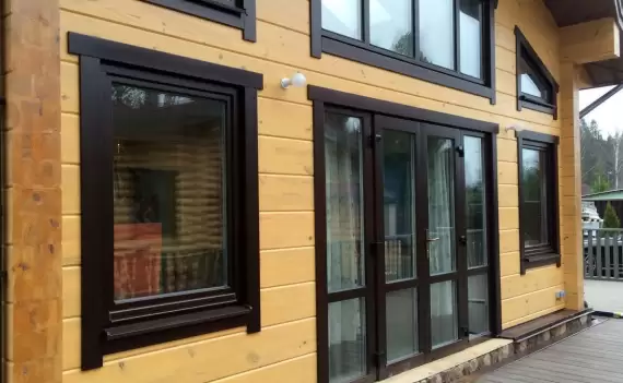 Остекление деревянного дома алюминиевыми окнами