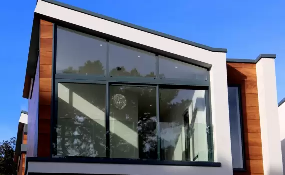 Остекление коттеджа алюминиевыми окнами