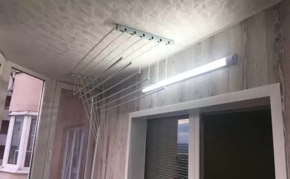 Монтаж освещения на балконах