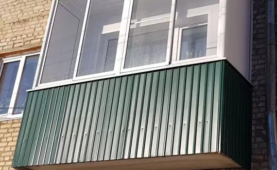 Внешняя отделка балкона профнастилом
